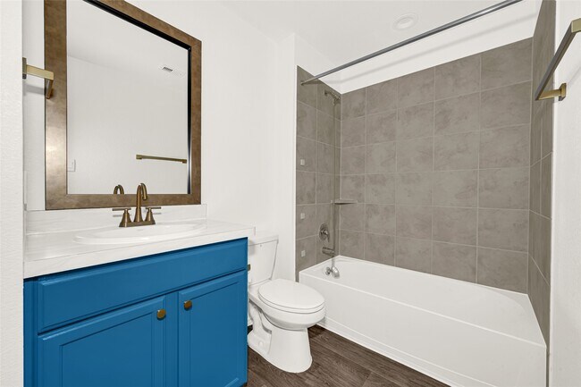 Building Photo - 2334 Spruce Clf Ln