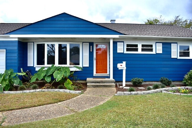 Building Photo - Updated 3 bedroom home in Norfolk