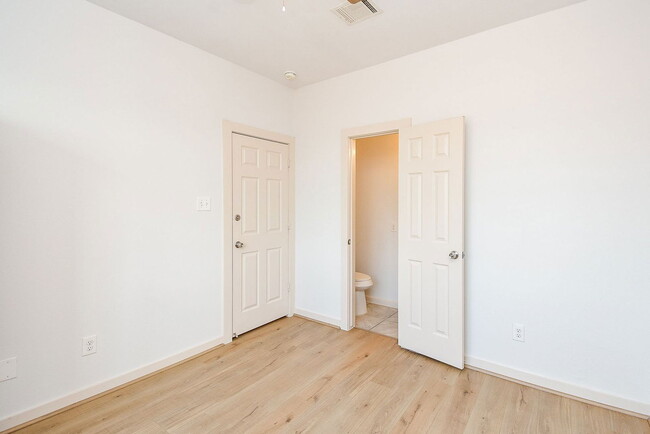 Building Photo - 4106 McKinney St