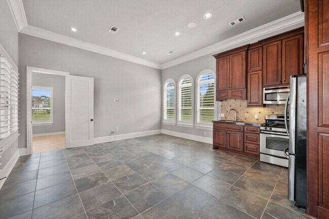 Building Photo - 2102 Countryshire Ln
