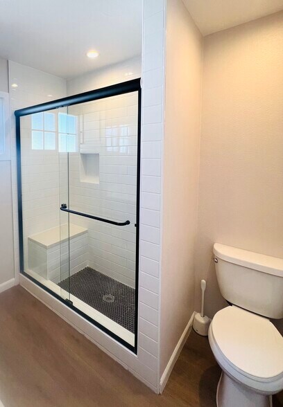 bathroom 2 - 12542 Menlo Ave