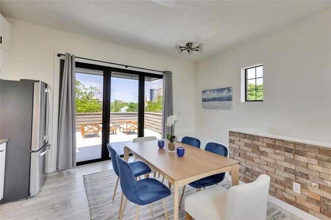 Building Photo - 808 Lydia St