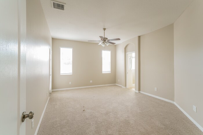 Building Photo - 11011 Silver Dancer Dr