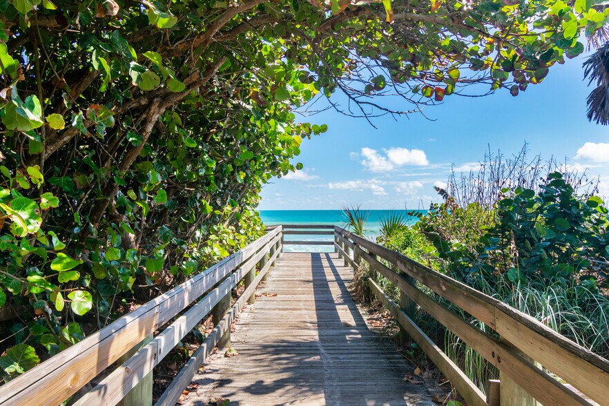 Building Photo - 2700 N Highway A1A