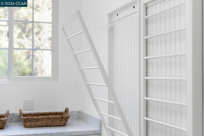 Building Photo - 3898 Happy Valley Rd