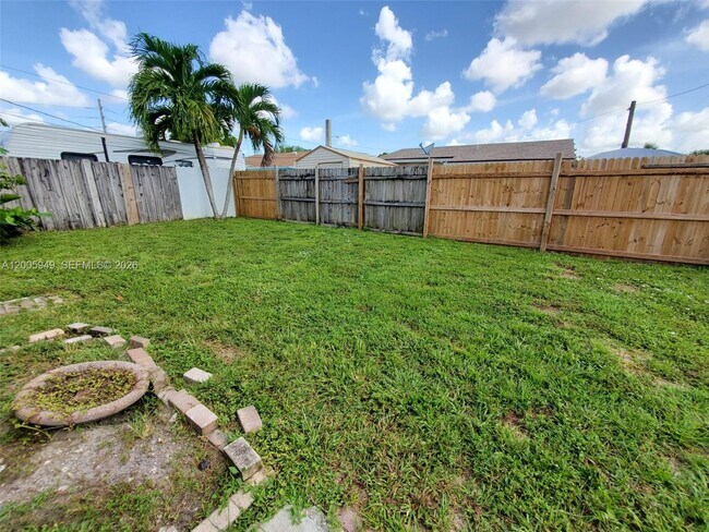 Building Photo - 2114 McKinley St