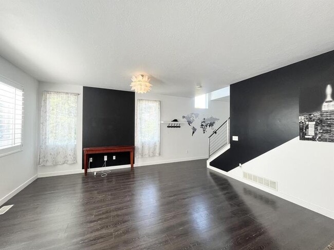 Building Photo - 3546 Terra Sol Dr