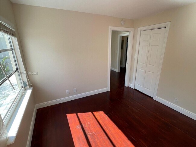 Building Photo - 1309 SE 1st St