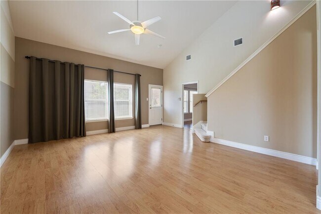 Building Photo - 3800 Vonnegut Ct