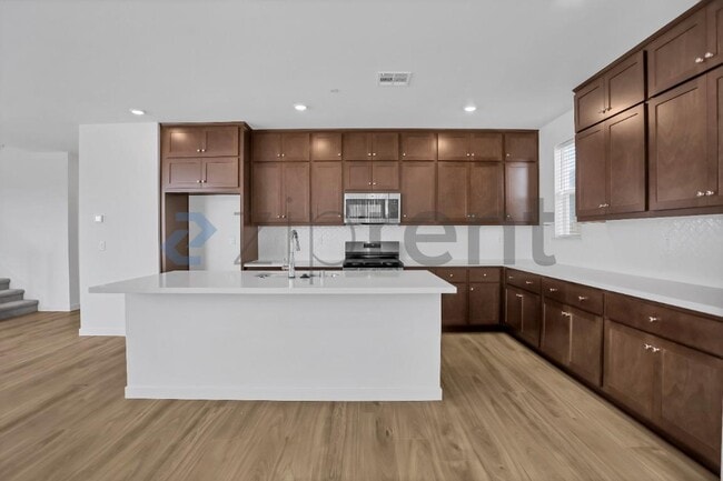 Building Photo - 121 Dogwood Ct