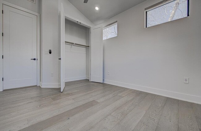 Building Photo - 4903 Lyons Rd