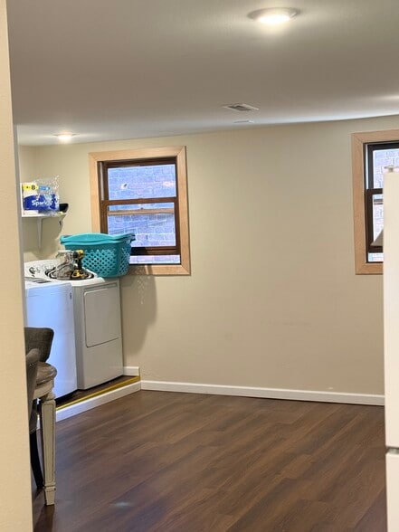 Building Photo - 216 Saint Paul St SW