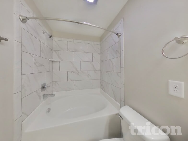 Building Photo - 704 Finse Dr