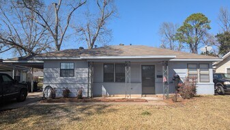 Building Photo - 240 Russell Ave