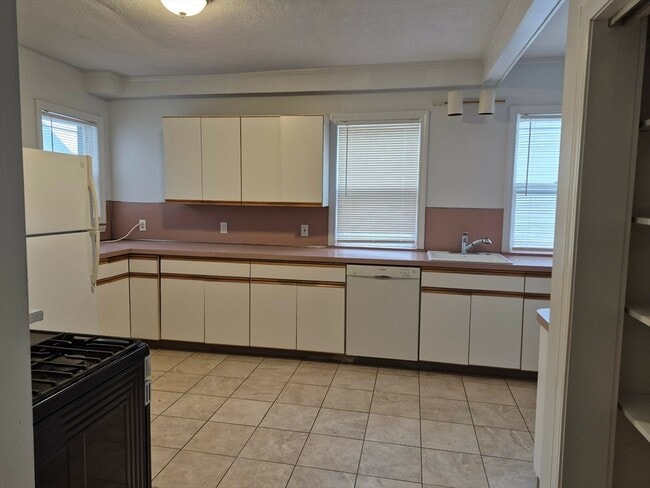 Building Photo - 247-249-249 Park St