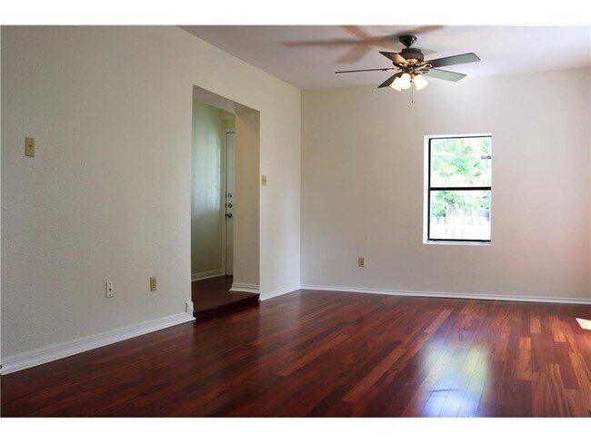 Building Photo - 1166 Ridgeway Dr