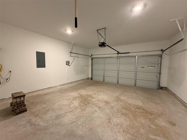 Building Photo - 9730 Arrigoni Creek Dr