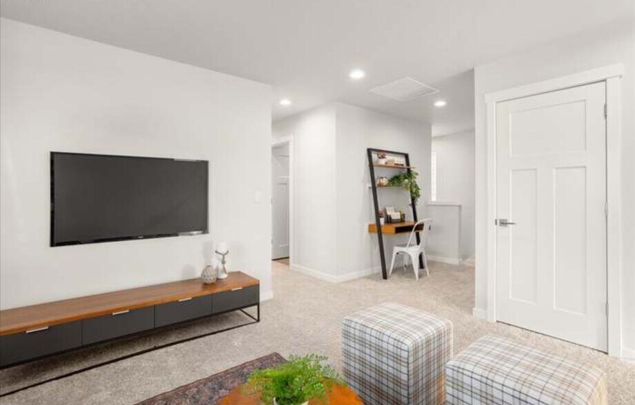 Building Photo - 13911 SW 172nd Ave