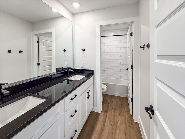 Building Photo - 5601 Mobeetie Lp