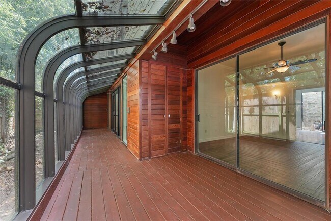 Building Photo - 12013 Naughton St
