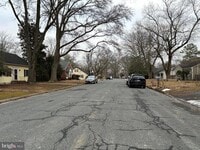 Building Photo - 303 Oak Ave