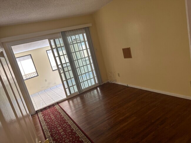 Building Photo - 539 W 224th Pl