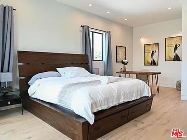 Building Photo - 1410 Coronado Terrace