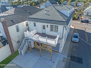 Building Photo - 132 Bay Ave