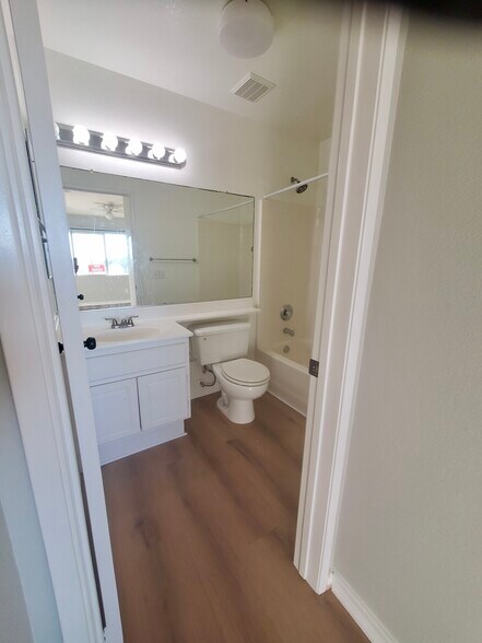 Building Photo - 1126 Latigo Cv