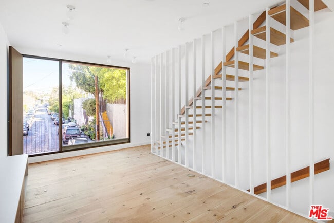 Building Photo - 1416 Fairbanks Pl