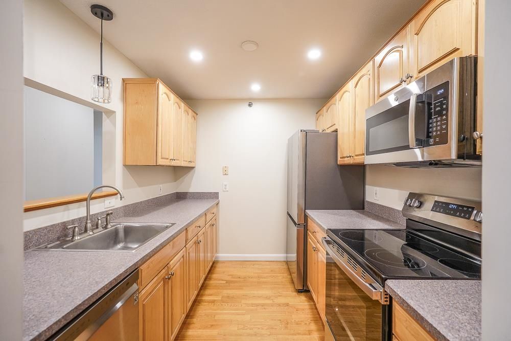 Building Photo - 500 Candlewood 38