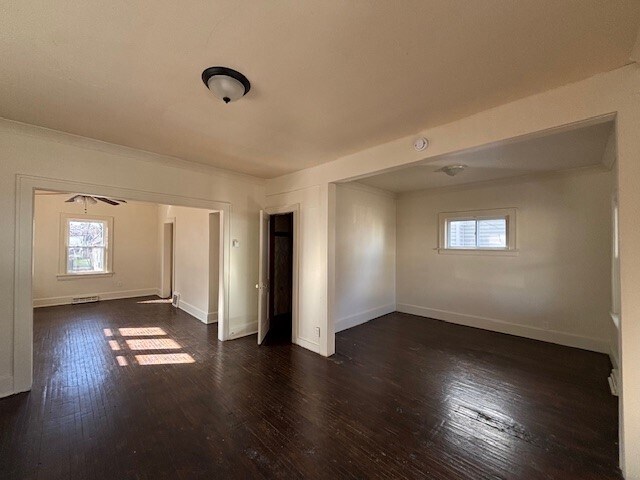 Building Photo - 330 E Lake St