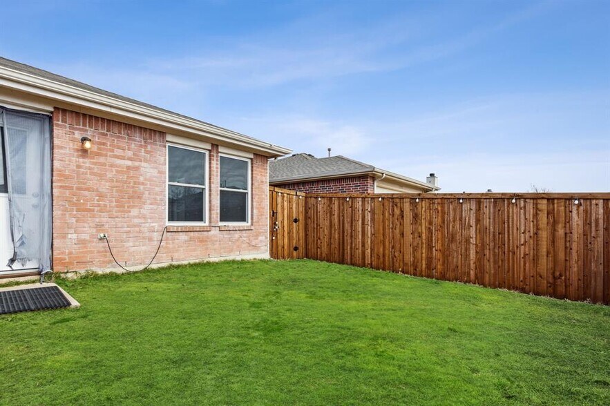 Building Photo - 12225 Peak Cir