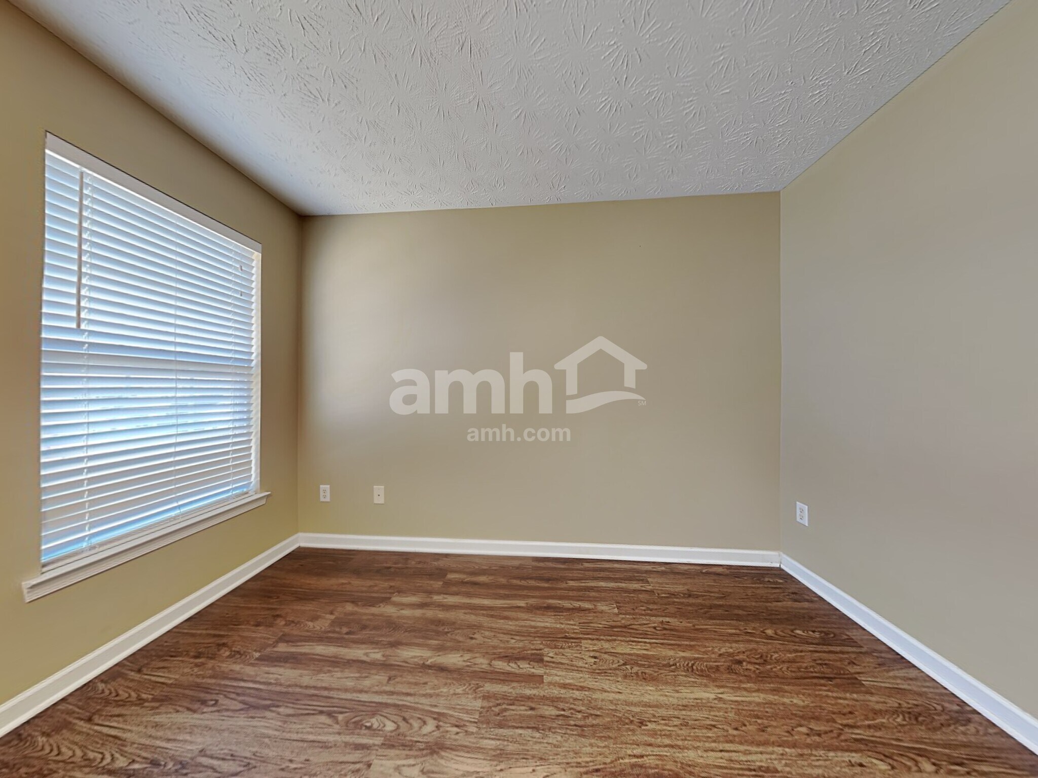 Building Photo - 5117 Rivers Edge Blvd