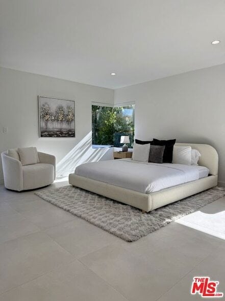 Building Photo - 201 S Bedford Dr