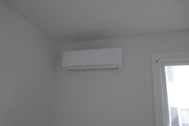 Building Photo - 600 W Colonial Ave