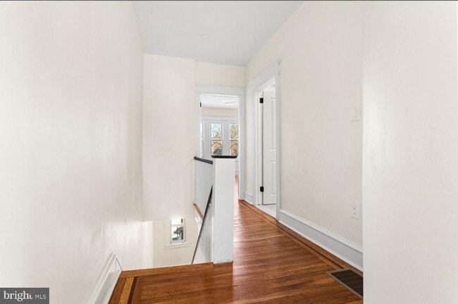 Building Photo - 6812 Sprague St