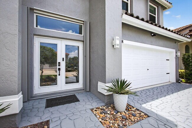 Building Photo - 3738 Old Lighthouse Cir