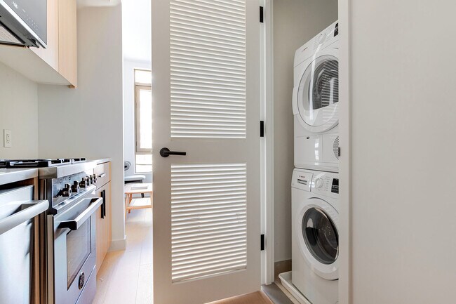 Building Photo - 482 Kent Ave