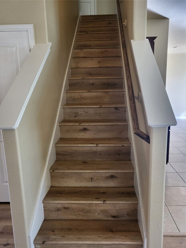 Building Photo - 1906 Howth Ave