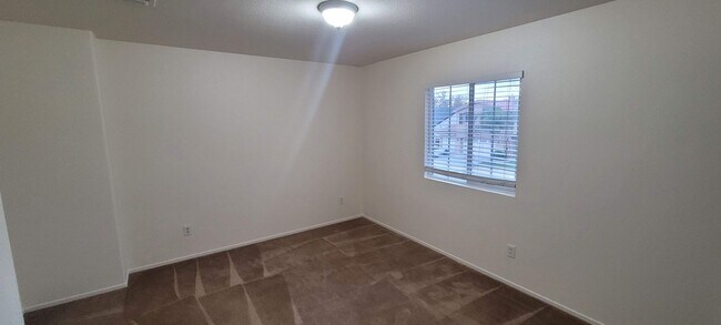 Building Photo - 1262 Garrett Way