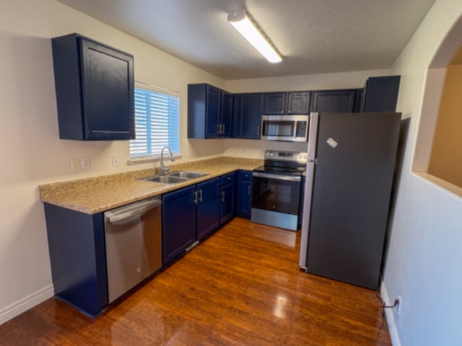 Building Photo - 652 Pimlico Dr