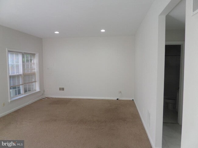 Building Photo - 45788 Smoketree Terrace