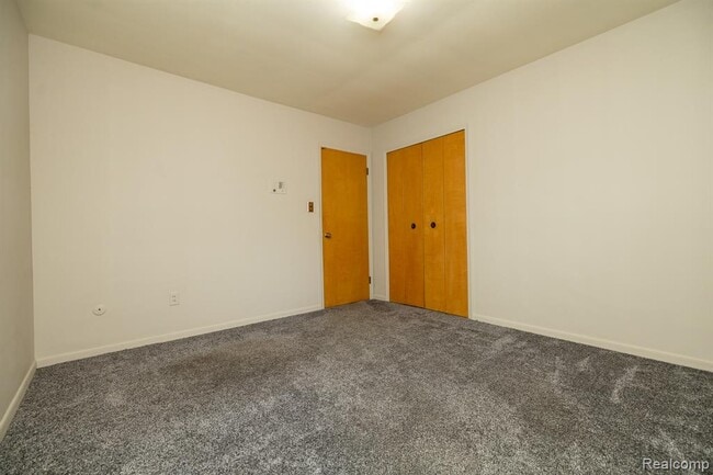 Building Photo - 851 Helston Rd