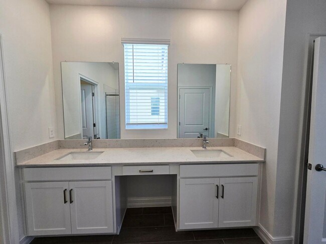 Building Photo - Annual Rental in Stonegate Preserve – Brand-New 3 Bedroom, 2.5 Bath Home with Loft, Main-Level Pr...