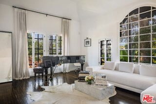 Building Photo - 1220 N La Cienega Blvd