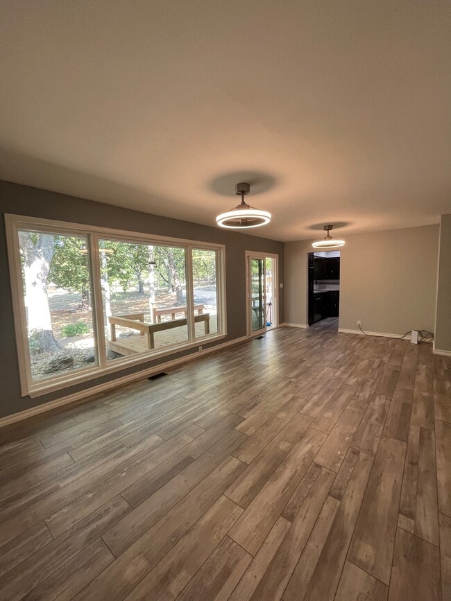 Building Photo - 106 Oak Hills Dr