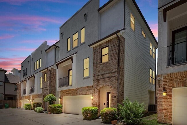 Primary Photo - 1525 Johnson St