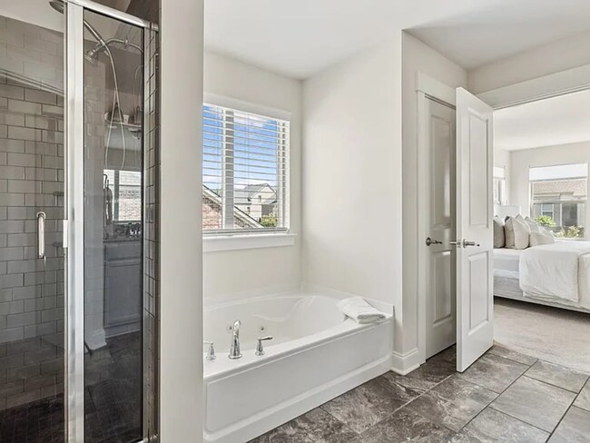 Building Photo - Fabulous 5BR Home in Thompsons Station