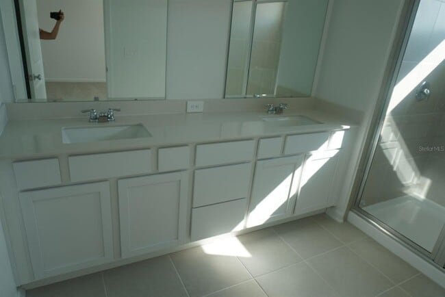 Building Photo - 2700 Skyline Lp